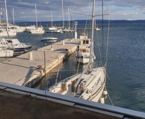 Bâtiment en bord de mer avec restaurant sur la Riviera de Crikvenica à côté de la marina de luxe - pic 24