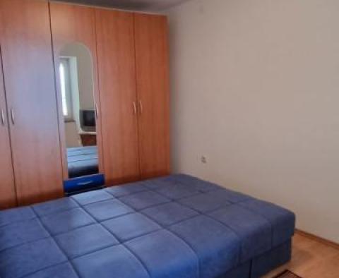 Olcsó 4 lakásos apartmanház Novi Vinodolskiban, tengerre néző kilátással - pic 9