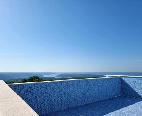 Luxusní vila s bazénem a úchvatným výhledem na moře v oblasti Rabac - pic 2