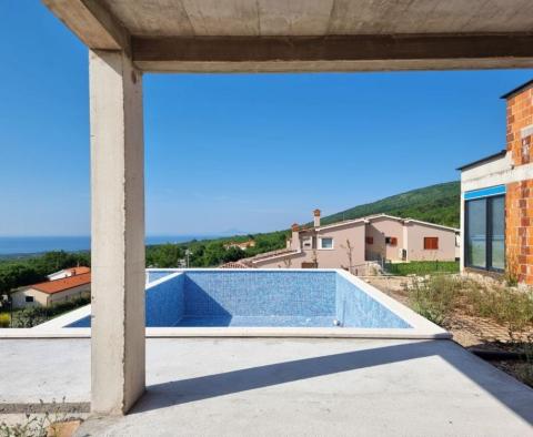 Luxusní vila s bazénem a úchvatným výhledem na moře v oblasti Rabac - pic 5