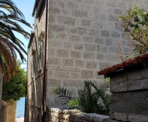 Century-old renovated stone house on the beach in Orebic - pic 8