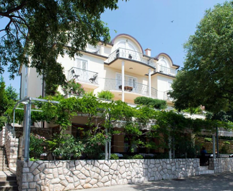 Hôtel confortable à Novi Vinodolski à seulement 150 mètres de la mer - pic 13