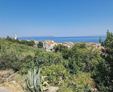 Urbanized land plot in Tucepi 200 meters from the sea 