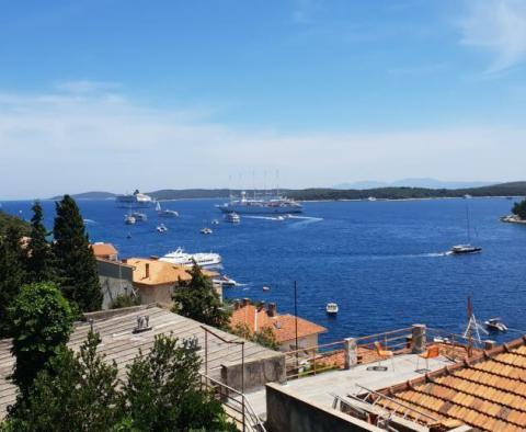 Excellent apartment in the centre of Hvar town, rare opportunity 