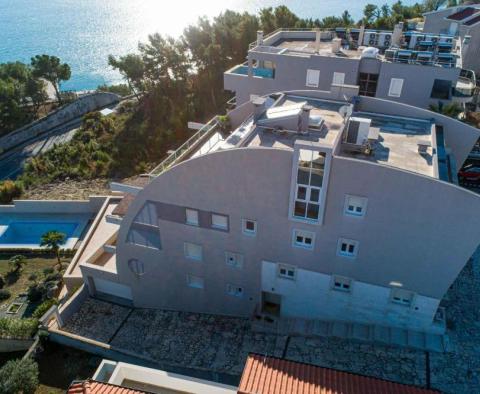 Incroyable propriété à Podstrana avec piscine propose 2 appartements de luxe - pic 3