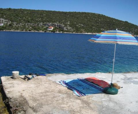 Romantický izolovaný dům na ostrově Drvenik v 1. linii k moři s vlastním molem - pic 23