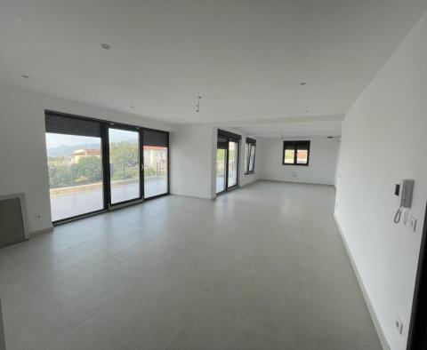 Výborná nabídka 3-ložnicového apartmánu s výhledem na moře v Matulji - pic 8
