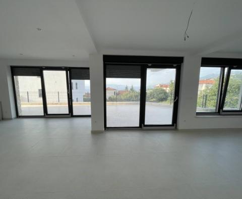 Excellent offer of 3-bedroom apartment with sea views in Matulji 