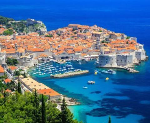 Városi telek Dubrovnik területén, 1. vonal a tenger felé 