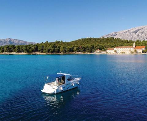 Absolutely stunning villa with private beachline, swimming pool and mooring for boat - pic 50