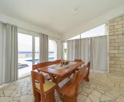 Villa à Korcula sur la 1ère ligne de mer avec une vue incroyable sur la mer et un quai privé pour les bateaux ! - pic 31