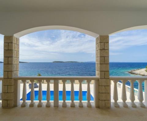 Villa à Korcula sur la 1ère ligne de mer avec une vue incroyable sur la mer et un quai privé pour les bateaux ! - pic 5