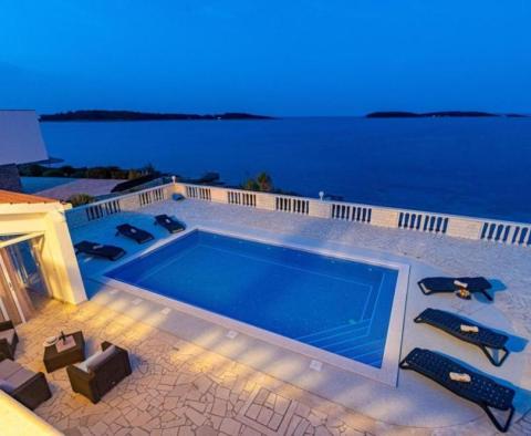 Villa à Korcula sur la 1ère ligne de mer avec une vue incroyable sur la mer et un quai privé pour les bateaux ! - pic 43