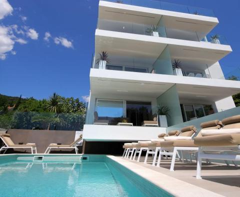 Luxusní rezidence v Ičići 100 metrů od moře nabízí několik apartmánů na prodej - pic 2