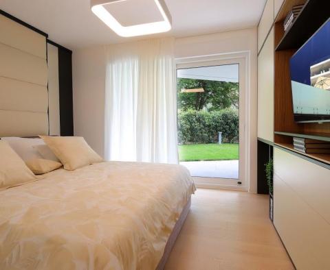 Luxusní rezidence v Ičići 100 metrů od moře nabízí několik apartmánů na prodej - pic 38