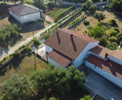 Huge estate in Peruški, Marčana with sea views - pic 18