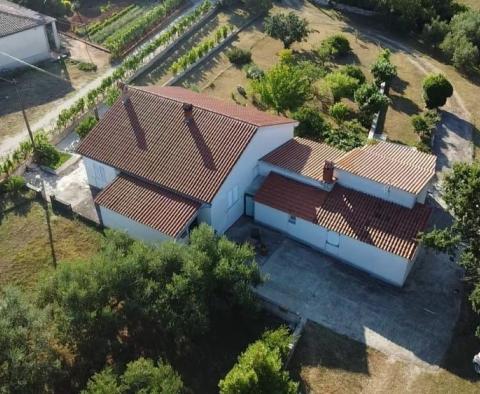 Huge estate in Peruški, Marčana with sea views - pic 19