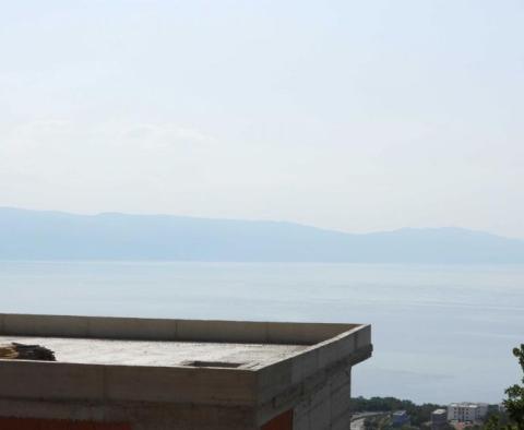 Строящаяся современная вилла с панорамным видом на море и бассейном в Главани, Кострена - фото 17