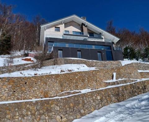 Egyedülálló villa panorámás kilátással a tóra, Gorski Kotar területén - pic 14