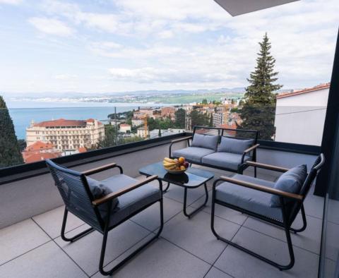 Világos luxus bútorozott apartman Abbázia központjában úszómedencével, 200 méterre Lungomare-tól, garázzsal, kilátással a tengerre - pic 6