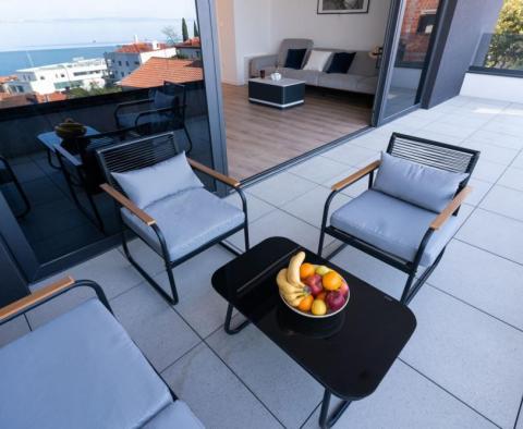 Unique luxury furnished property in the center of Opatija with swimming pool, 200 meters from Lungomare, garage, sea view - pic 18