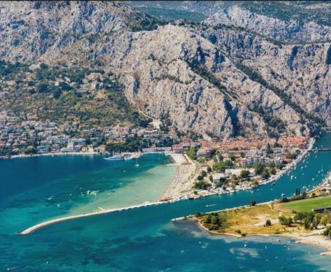 Building land plot 100 meters from the beach in Marusici 