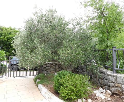 House within greenery in Dobrinj, Krk island - pic 57