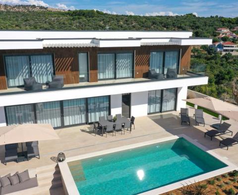 An exceptional modern villa with a swimming pool on Pag island, Novalja area - pic 5