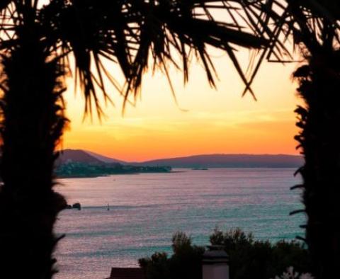 Luxusvilla kiváló helyen, Split közelében, tengerre néző kilátással - pic 20