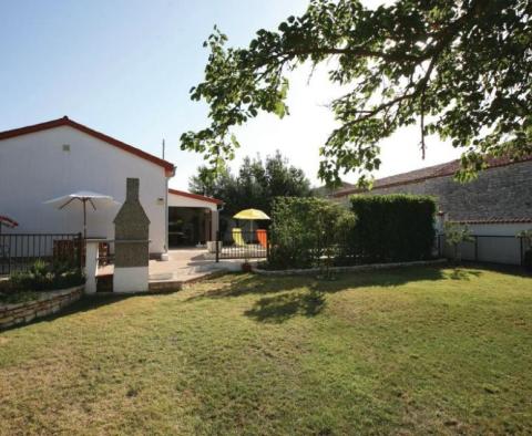 Villa en pierre rénovée avec piscine à Marcana - pic 18