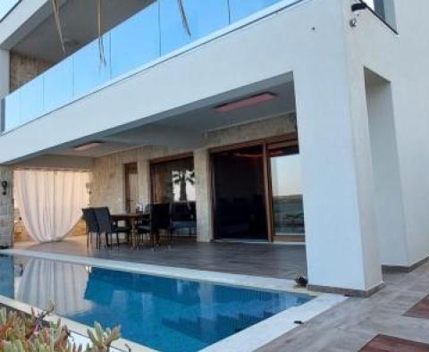 Villa moderne au premier rang de la mer près de Zadar - nouvelle beauté contemporaine ! - pic 13
