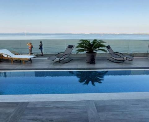 Moderní vila v první řadě k moři nedaleko Zadaru - nová současná krása! - pic 8