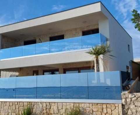 Villa moderne au premier rang de la mer près de Zadar - nouvelle beauté contemporaine ! - pic 7