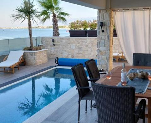 Villa moderne au premier rang de la mer près de Zadar - nouvelle beauté contemporaine ! - pic 10