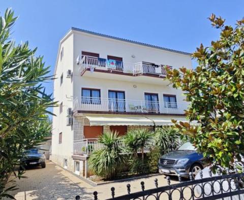 Világos ház 7 apartmannal Selcében, Crikvenicában, mindössze 350 méterre a tengertől - pic 3