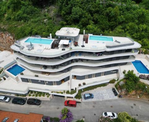 Csodálatos új rezidencia Zaha Hadid stílusban Abbáziában 