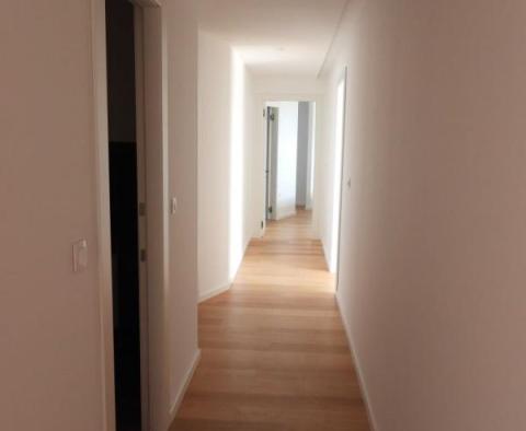 Nádherná nová rezidence ve stylu Zaha Hadid v Opatiji - pic 29