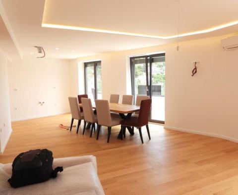 Nádherná nová rezidence ve stylu Zaha Hadid v Opatiji - pic 38