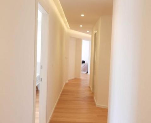 Nádherná nová rezidence ve stylu Zaha Hadid v Opatiji - pic 51