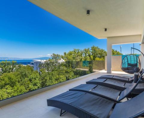 Luxusní penthouse s bazénem a panoramatickým výhledem na moře v Malinska - pic 2