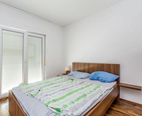 Three-bedroom apartment near the sea in Klimno, Soline Bay - pic 3