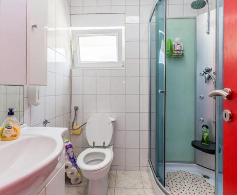 Három hálószobás apartman a tenger közelében Klimnóban, a Soline-öbölben - pic 6