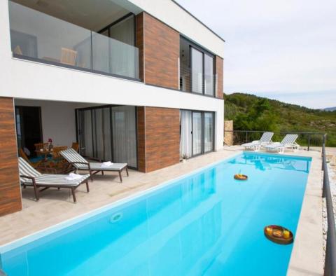 Marvellous new villa in Podstrana - pic 2