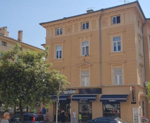 Prix baissé - Fantastique appartement au premier rang de la mer au centre d'Opatija dans une villa historique avec vue 