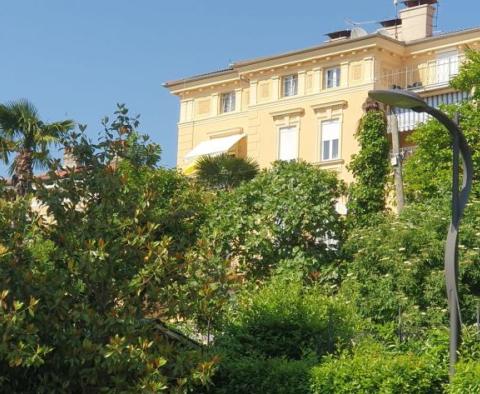 Price dropped - Fantastic apartment first row to the sea in the center of Opatija in a historic villa with a view - pic 4