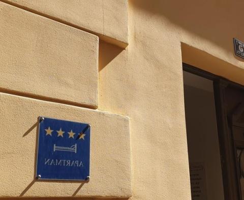 Cena snížena - Fantastický apartmán v první řadě k moři v centru Opatije v historické vile s výhledem - pic 18