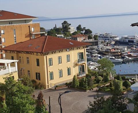 Price dropped - Fantastic apartment first row to the sea in the center of Opatija in a historic villa with a view - pic 19