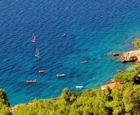 Touristic land plot on the 1st line to the sea on Hvar island 