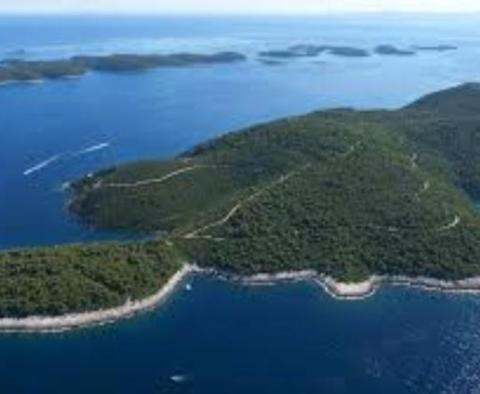 Touristic land plot on the 1st line to the sea on Hvar island - pic 2