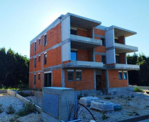 Квартиры в новой резиденции в Замбратии, Умаг, в 200 метрах от моря! 